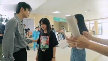 娱乐吃瓜基地,娱乐吃瓜基地独家爆料，明星幕后故事大公开  第1张